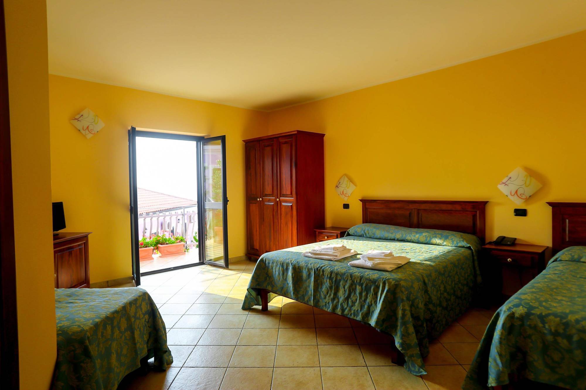 Villaggio Hotel Lido San Giuseppe Briatico Exteriör bild
